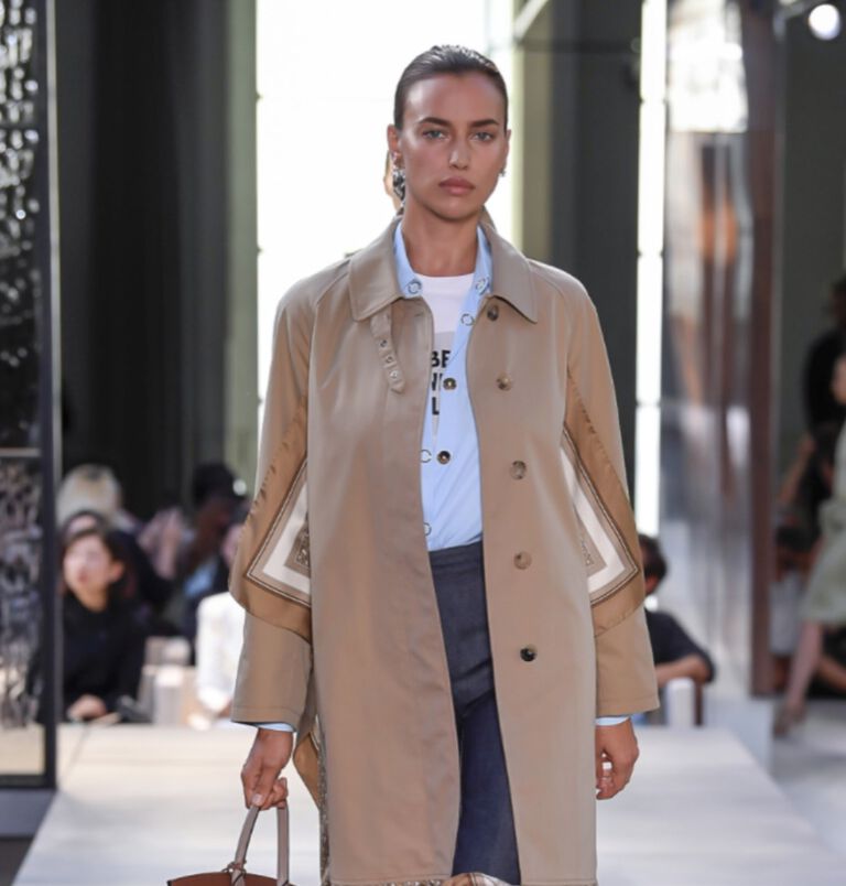SEE OUR FAVORITE LOOKS FROM BURBERRY SPRING/ SUMMER 2019