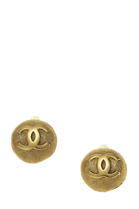 Gold Hammered 'CC' Round Earrings, , large image number 1