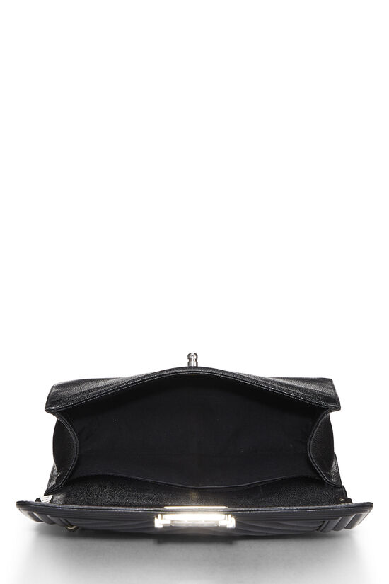 Chanel Black & White Woven Chevron Boy Bag Medium Q6BFOFCFK7003