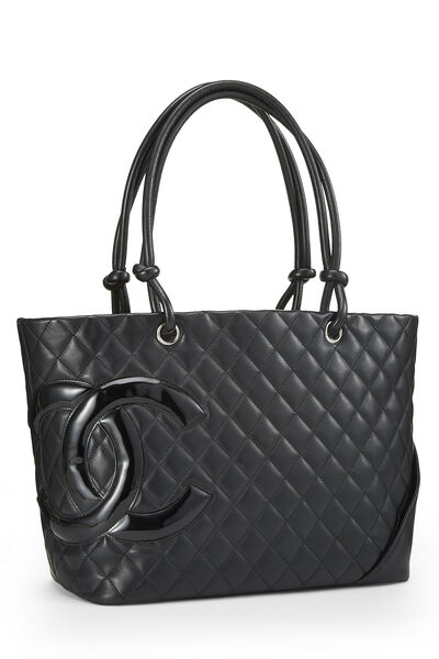 Chanel Hamptons shoulder bag in black quilted puffy leather ref.762518 -  Joli Closet