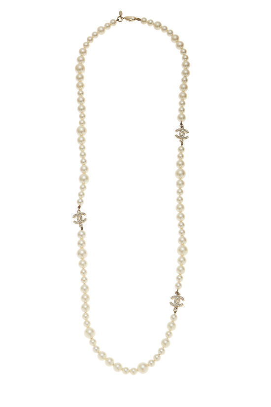 Chanel Faux Pearl Necklace w/ Tags
