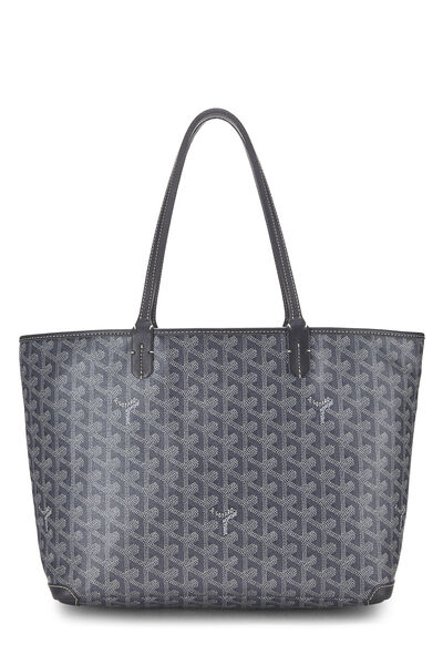 Sold at Auction: A Goyard Jouvence Grey Washbag. Grey and white geometric  pattern on canvas. Water resistant inner cotton lining. In very good  condition but please see photographs. 25cm width by 19cm
