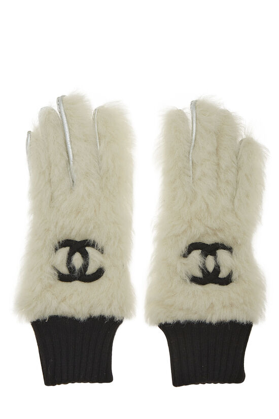 Chanel White Faux Fur 'CC' Gloves Q6A04TVVWB000