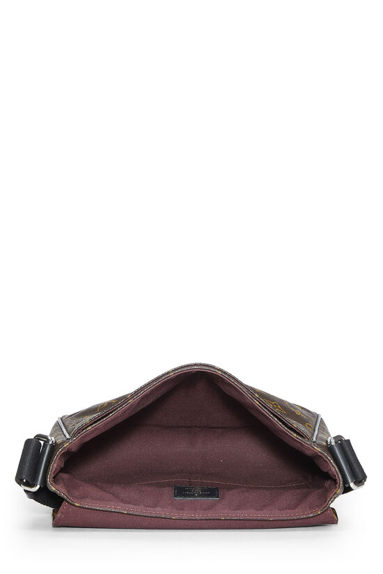 Louis Vuitton Monogram Canvas Macassar District PM QJB08ZFEKF018