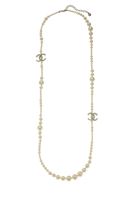 Chanel Black/Grey Camellia Flower and Faux Pearl CC Necklace - Yoogi's  Closet