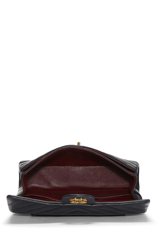 Chanel Black Chevron Lambskin Top Handle Bag Q6B1QS1IKH001