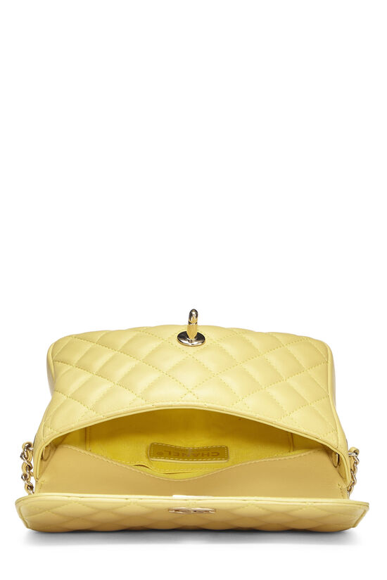 Summer bag: yellow Chanel tweed  Chanel flap bag, Chanel classic