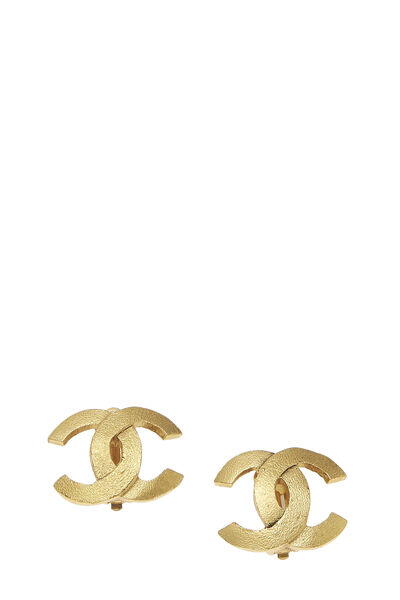 Gold Textured 'CC' Earrings