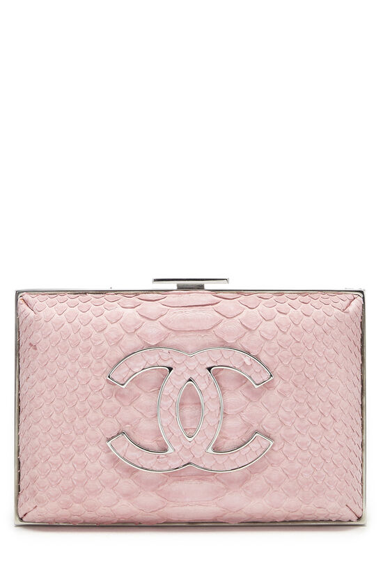 pink chanel clutch on