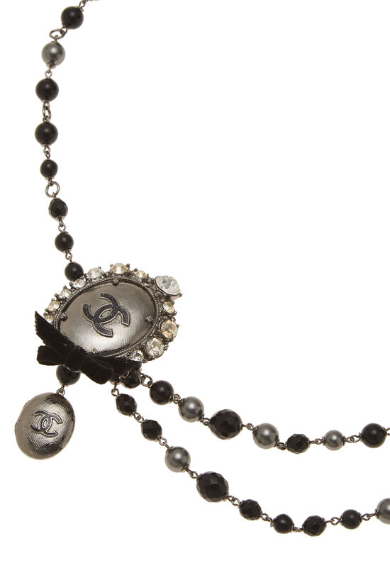Chanel Vintage Lambskin CC Medallion Triple Chain Belt - Size 30 / 75 –  LuxeDH