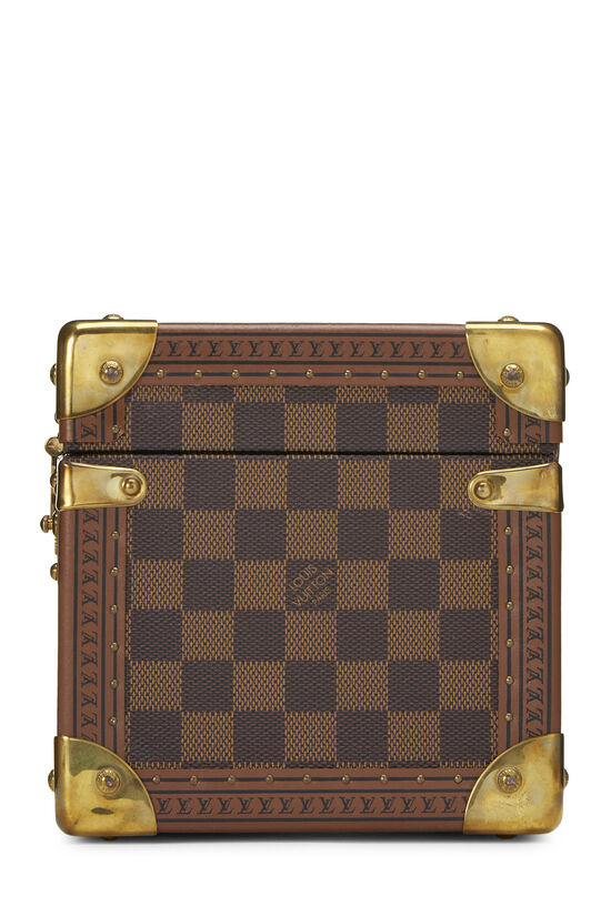 LOUIS VUITTON. Checkbook holder in monogram canvas. (wea…