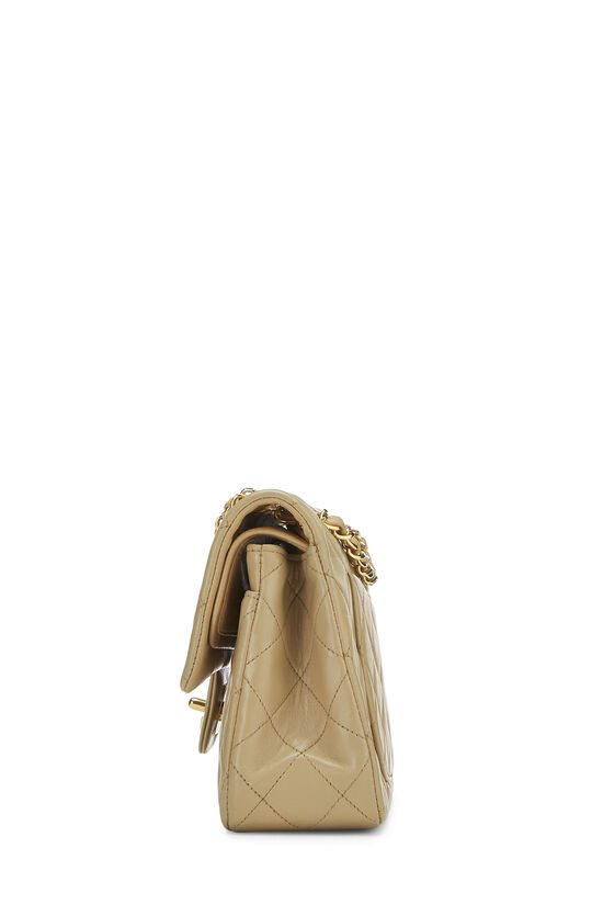 Pin by A Little Bit Laura on Handbags  Beige chanel bag, Chanel bag classic,  Chanel classic flap beige