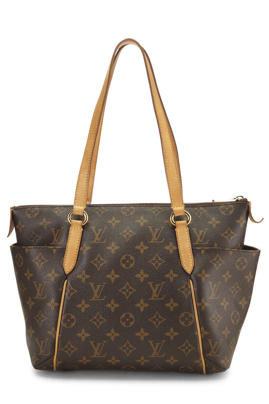 Louis Vuitton Monogram Bucket Bag with Tan Leather Trim - Luggage &  Travelling Accessories - Costume & Dressing Accessories