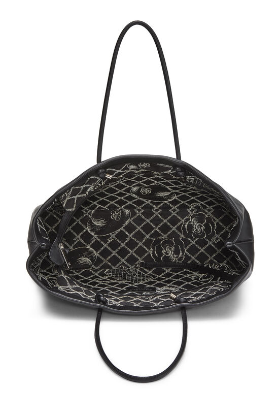 chanel black and white tote handbag