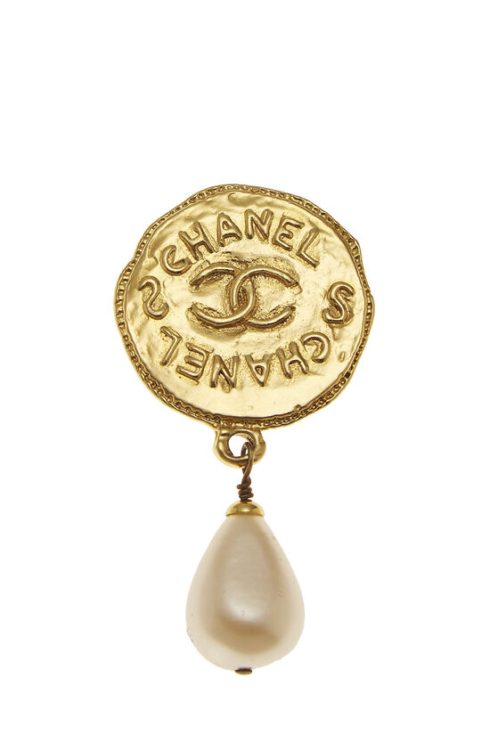 Chanel Gold Medallion & Faux Pearl Dangle Brooch Q6J4IR17DB000