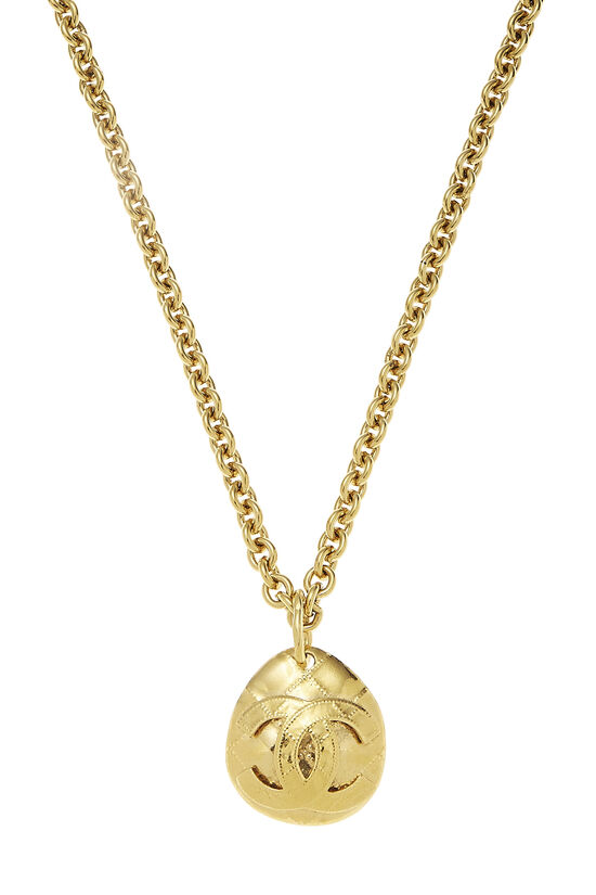 Chanel Gold Quilted Oval 'CC' Necklace Q6J0NR17DB034