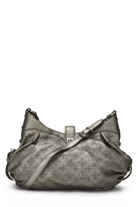 Pre-Owned Silver Monogram Leather Mahina XS QJB0G2GKVB000