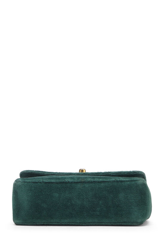 Velvet handbag Chanel Green in Velvet - 38473523