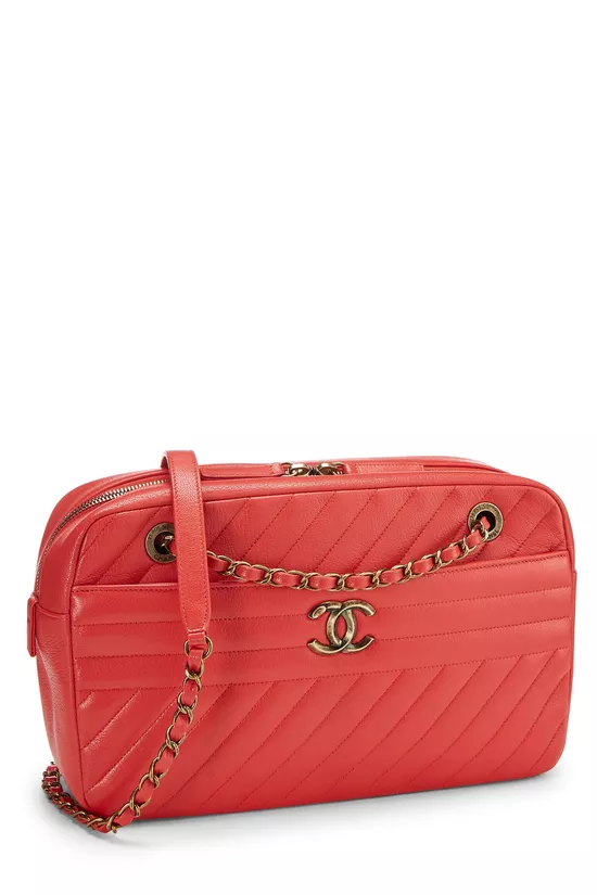 Red Quilted Lambskin Diagonal Camera Bag Large, , large image number 2