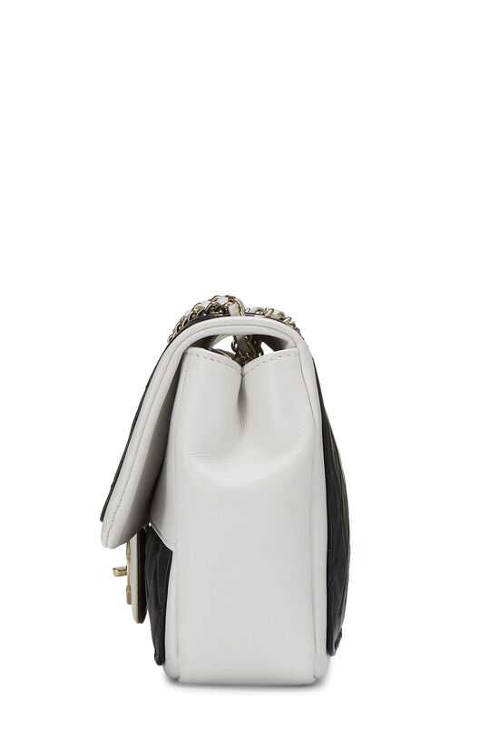 Chanel White & Black Quilted Lambskin Graphic Flap Medium Q6BBJY1IM7006