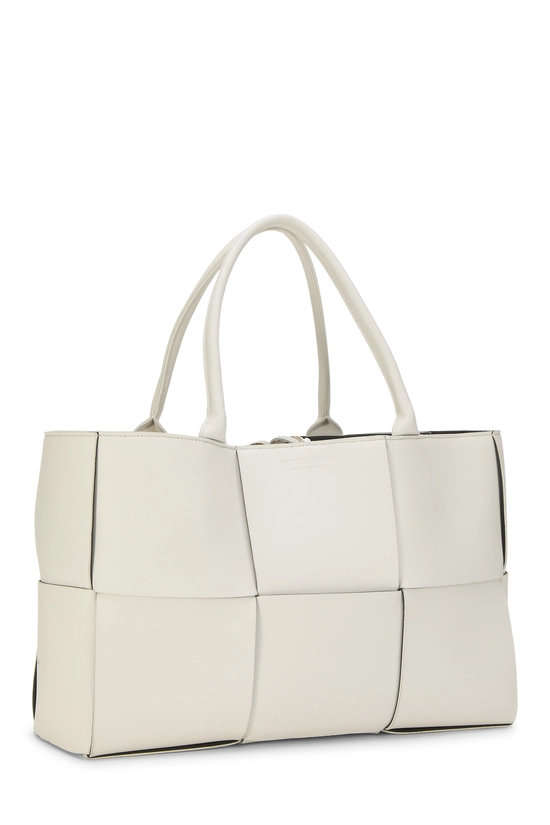 White Calfskin Maxi Intrecciato Arco Tote Medium, , large image number 1