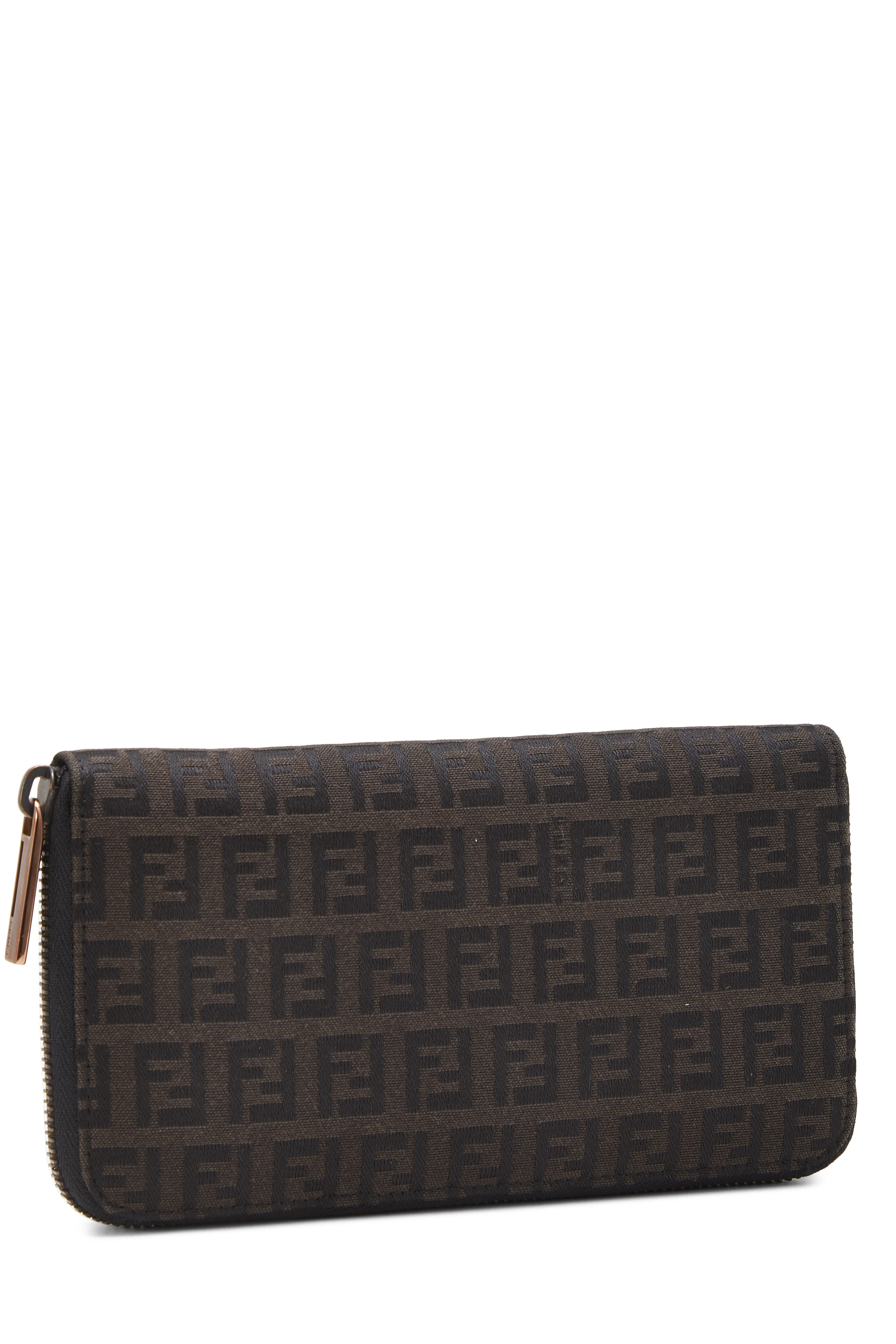 fendi zip wallet