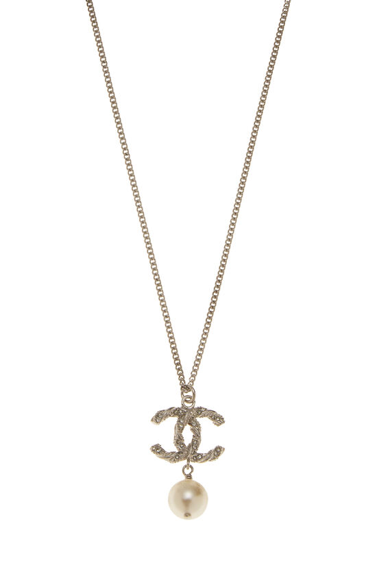 Chanel Silver 'CC' Turnlock Earrings Medium Q6J0LE2OVB046