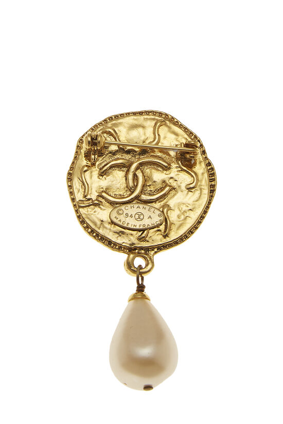 Gold Medallion & Faux Pearl Dangle Brooch