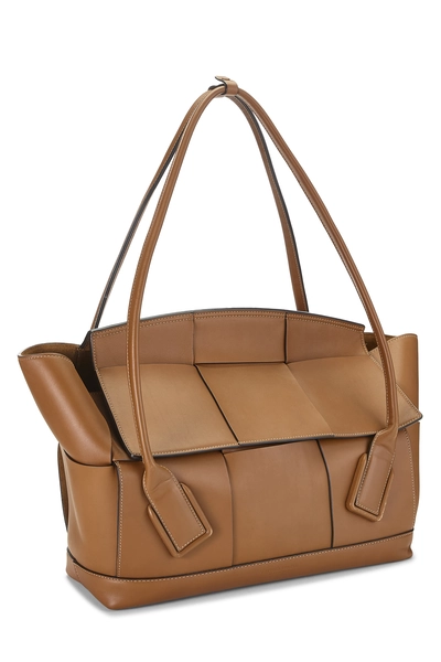 Brown Maxi Intrecciato Arco Medium, , large