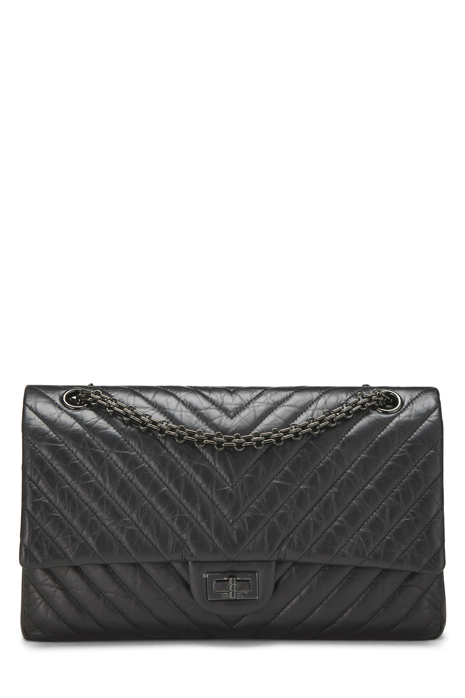 Women's Leather Chanel Black Chevron Calfskin 2.55 Reissue Flap 226 in Black