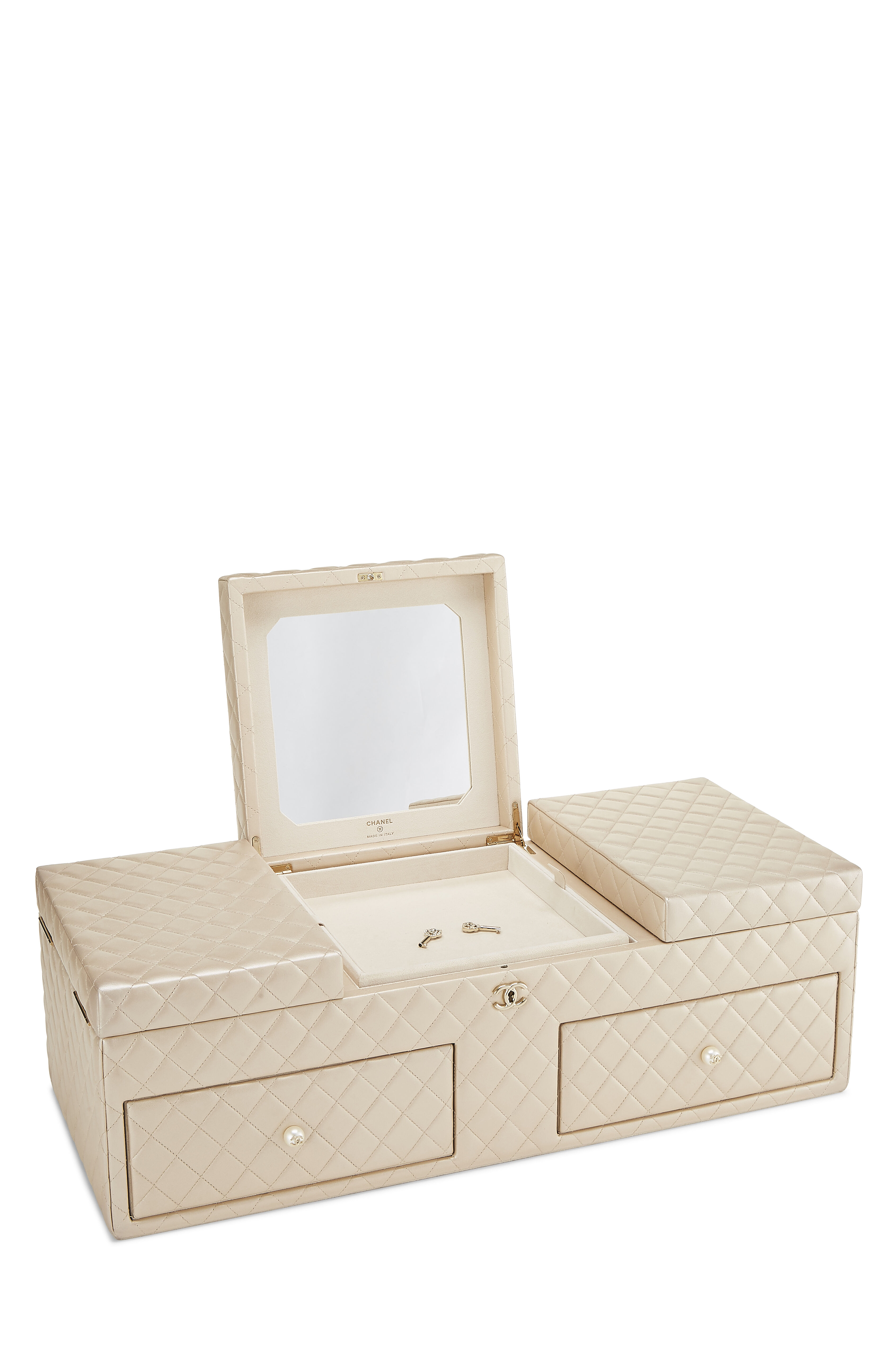 Women's Chanel Beige Quilted Lambskin Jewelry Chest Large in White Large