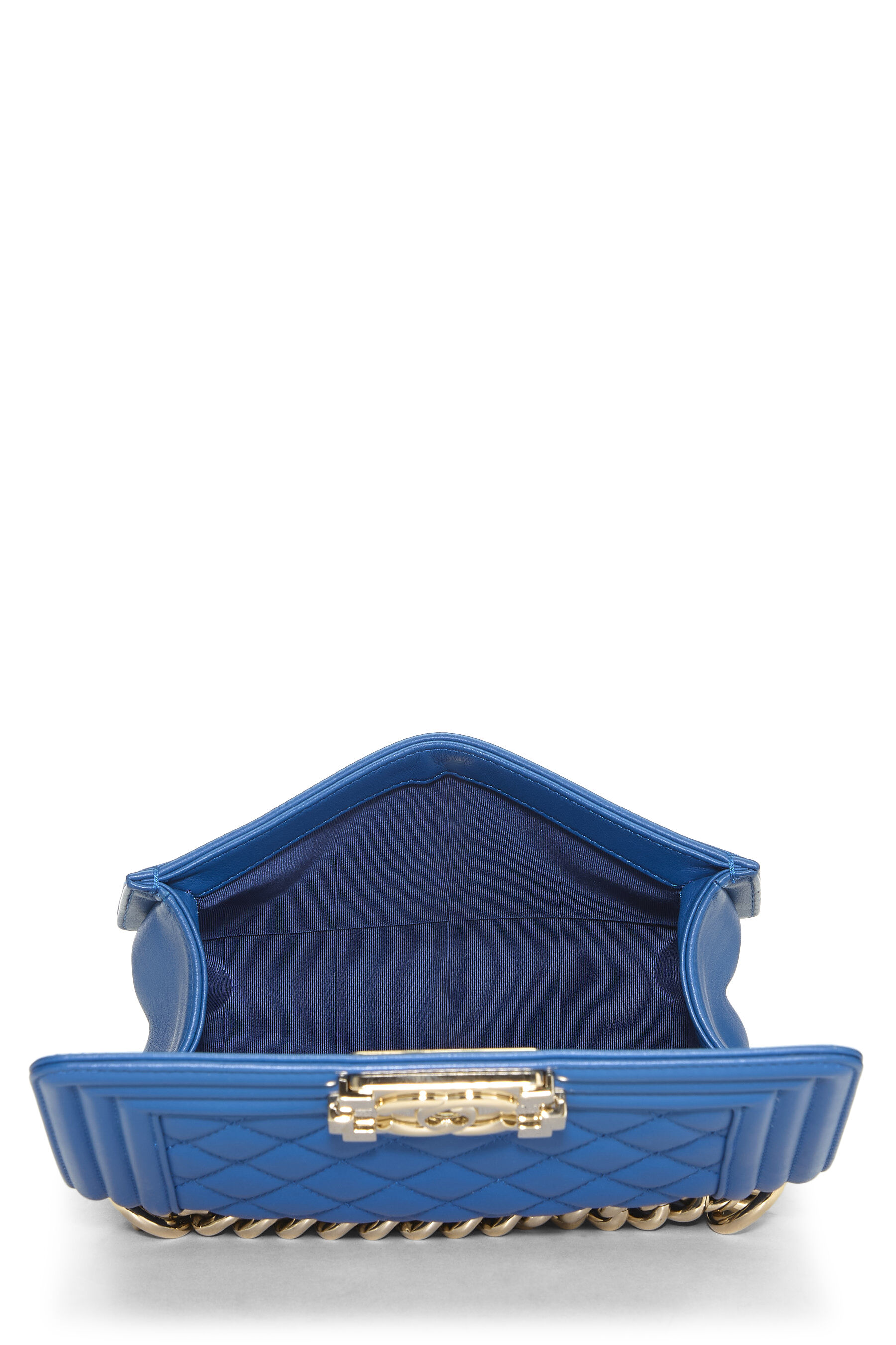 Pre-Owned Blue Quilted Lambskin Boy Small Q6B01A1IB7016 Pre-Owned Blue Quilted Lambskin Boy Small Q6B01A1IB7016