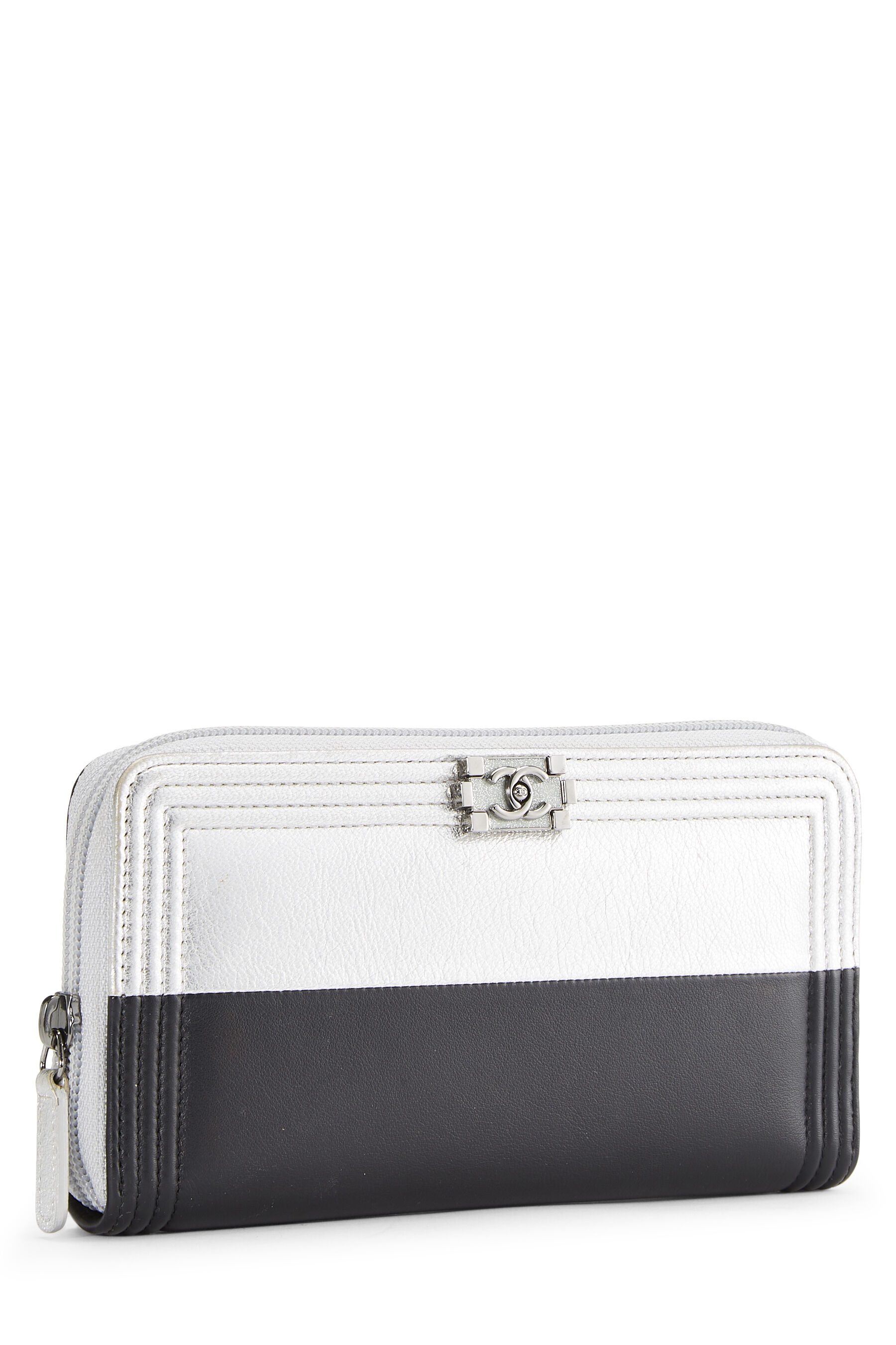 Chanel Metallic Silver & Black Lambskin Boy Wallet Q6A3LS1IMB001